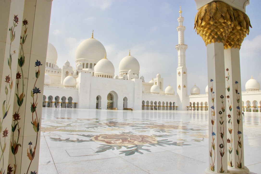 Visita alla Grande Moschea di Abu Dhabi