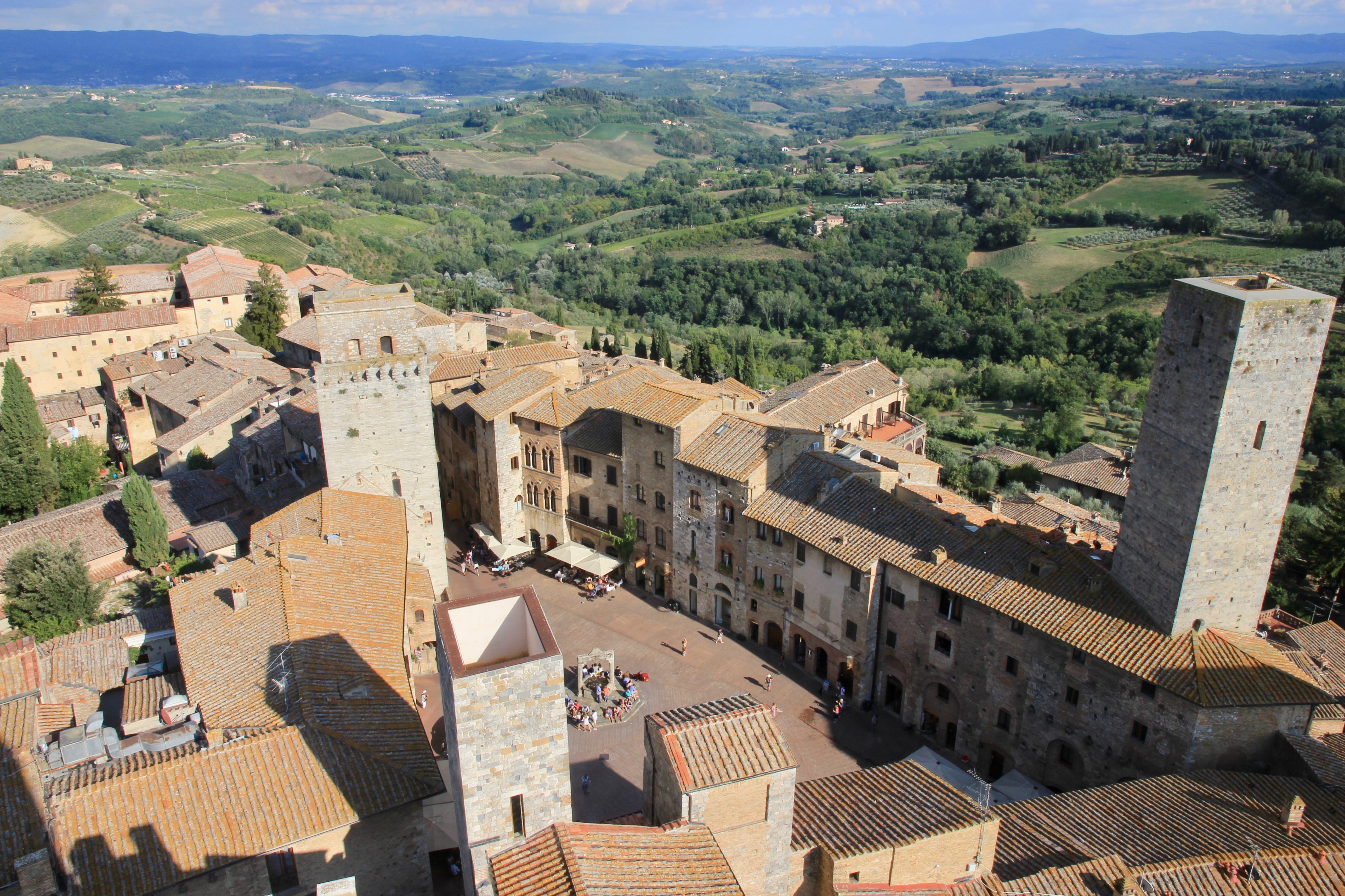 Piazza della Cisterna, San Gimignano