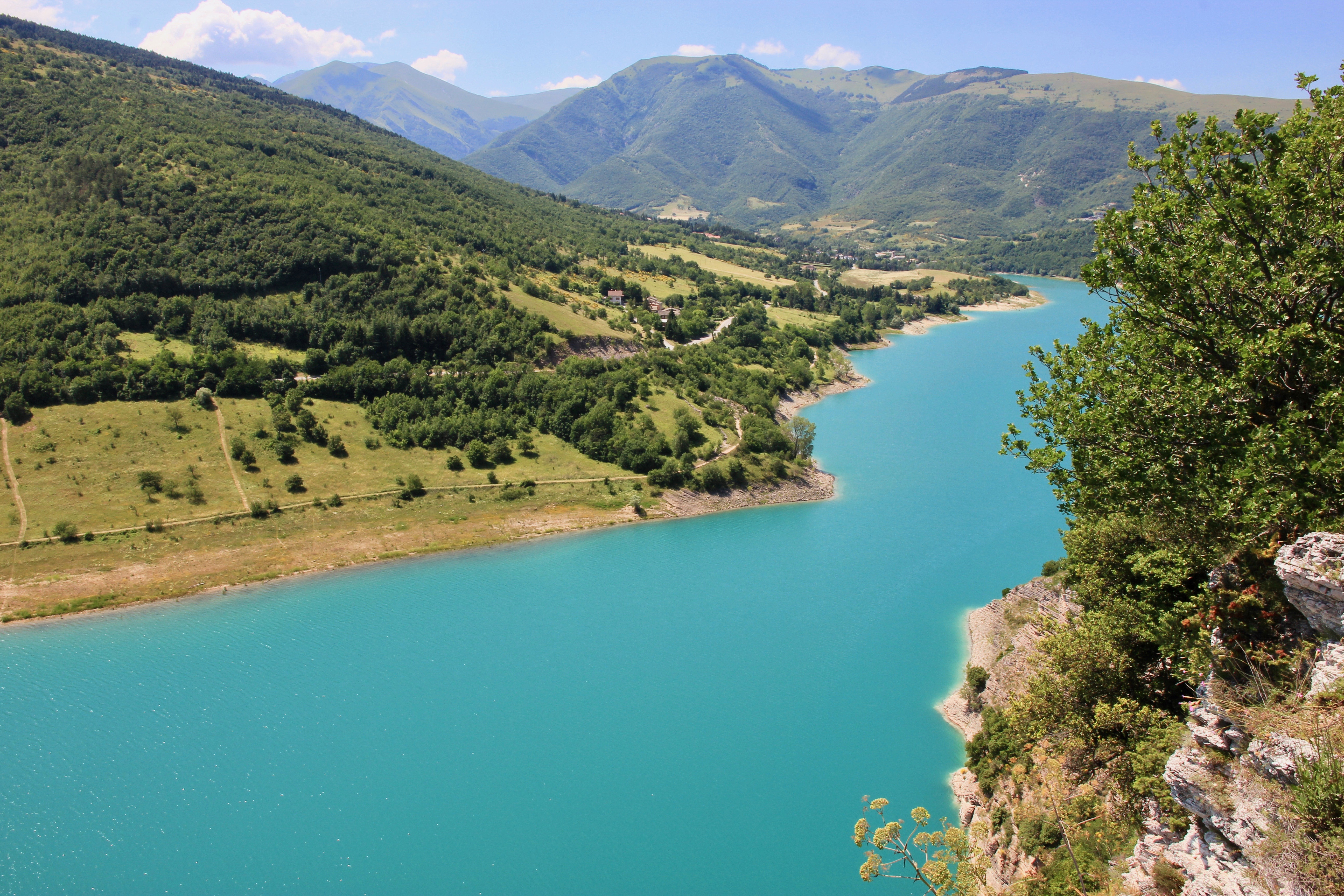 Il lago di Fiastra e le Lame Rosse