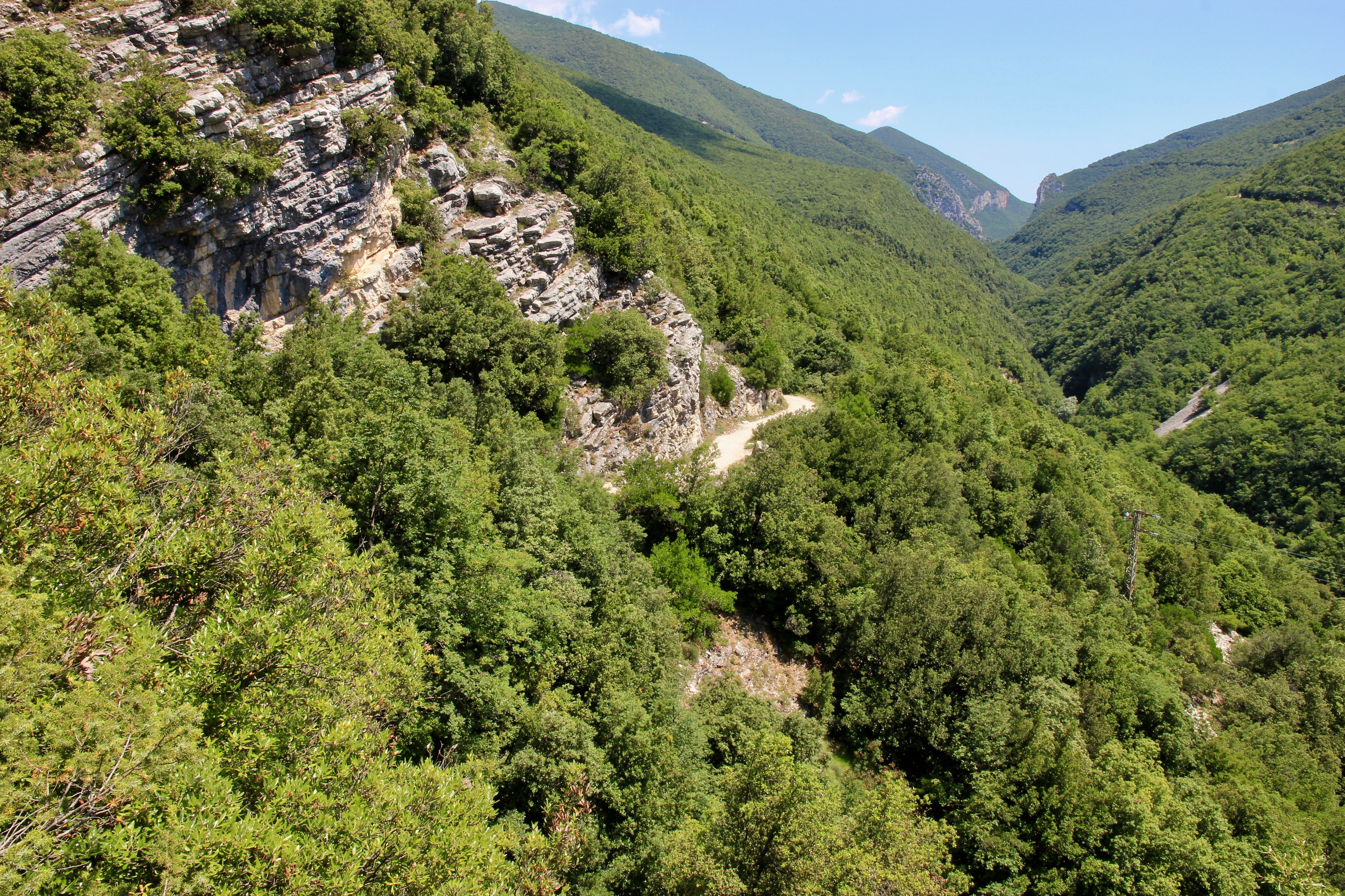 Il lago di Fiastra e le Lame Rosse