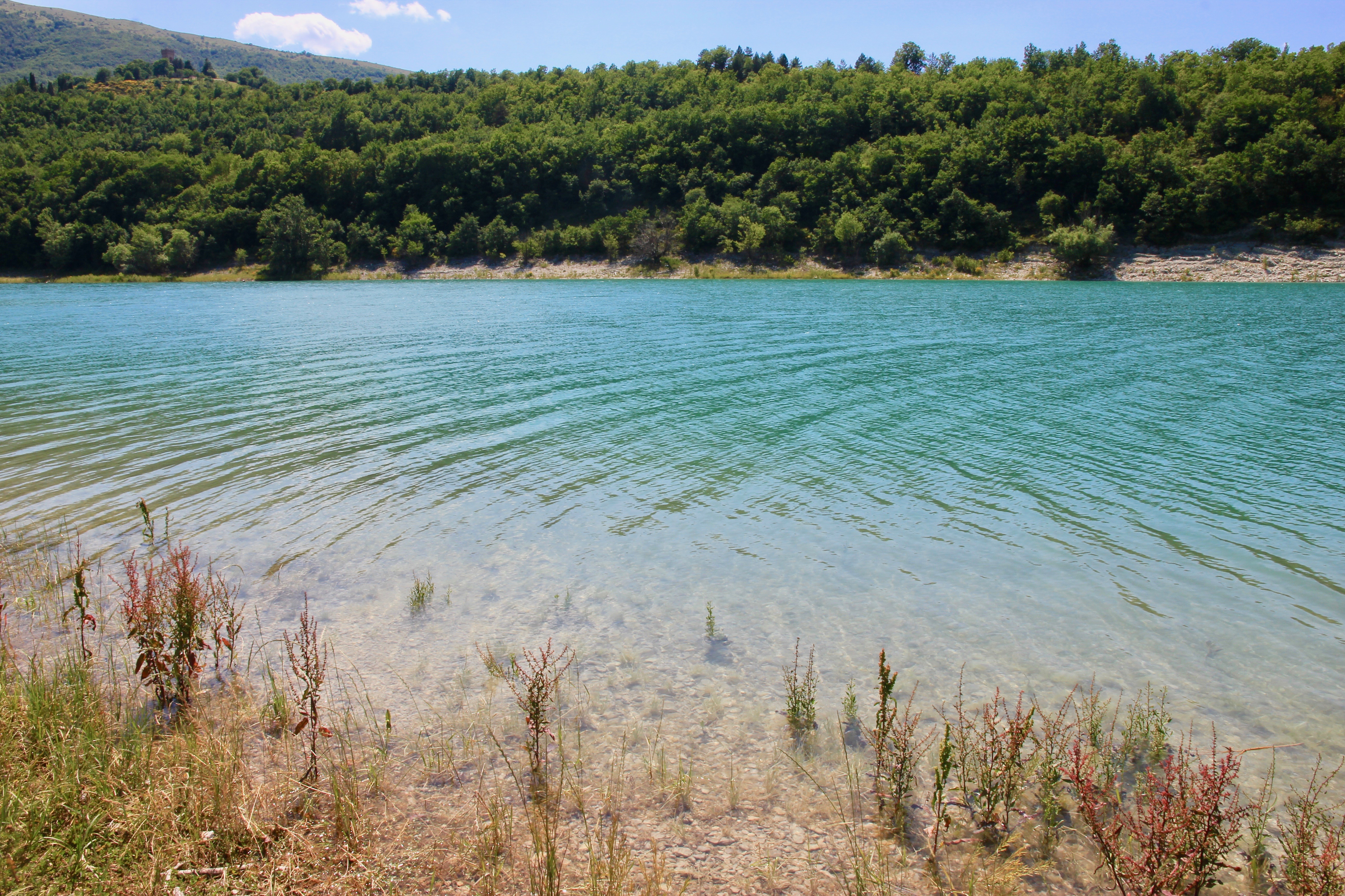 Il lago di Fiastra e le Lame Rosse