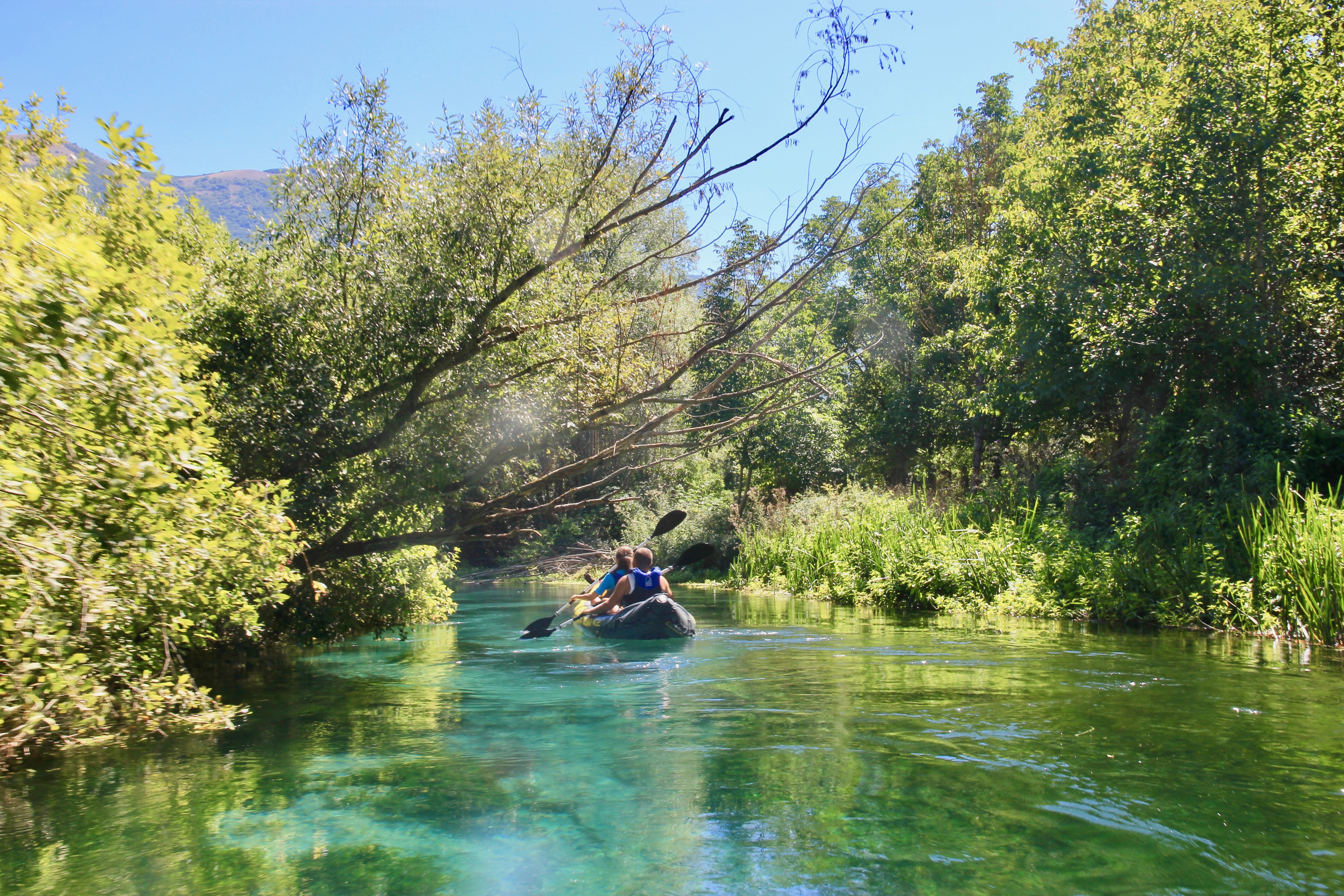 Canoa sul fiume Tirino