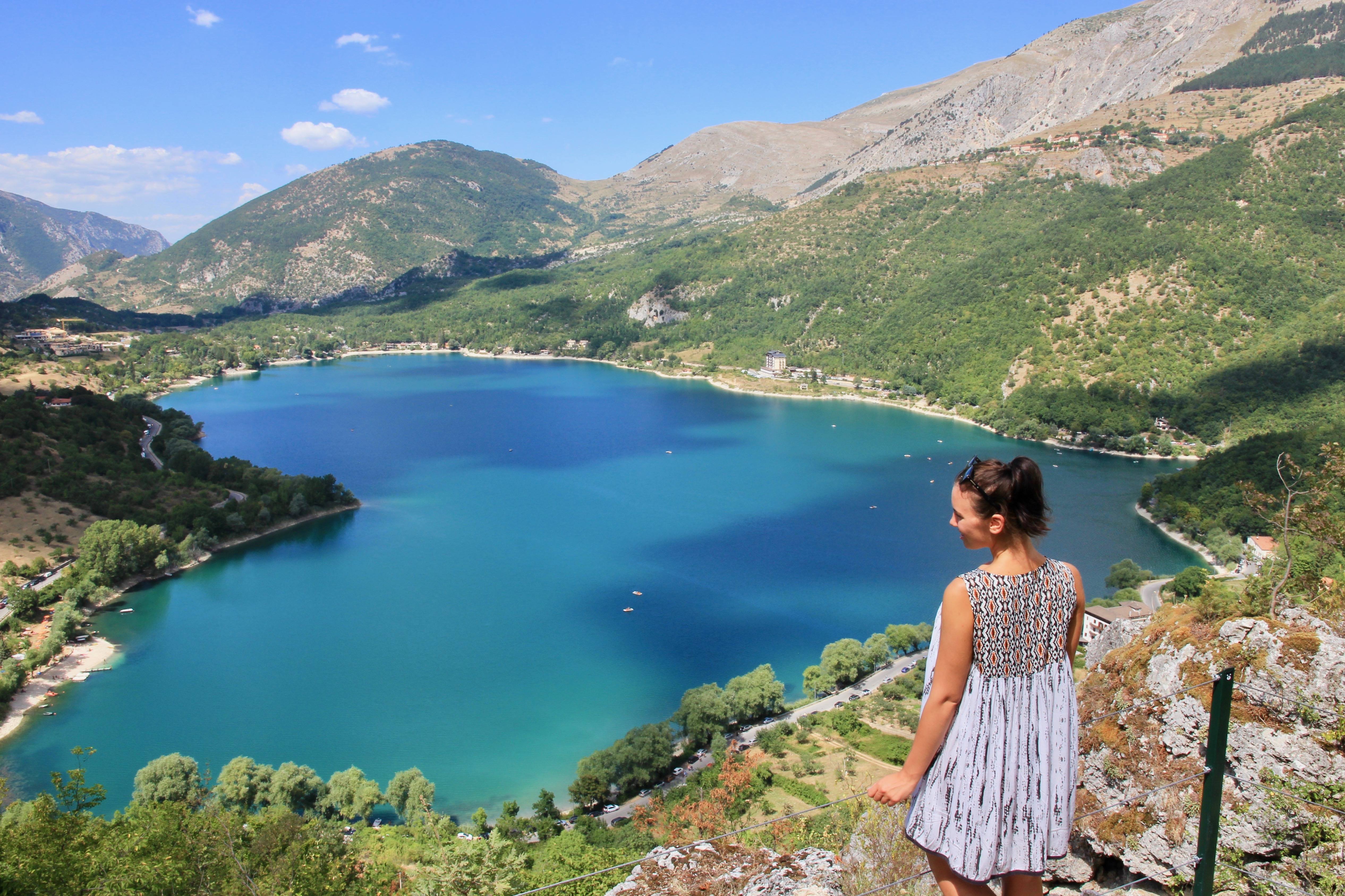 Lago a forma di cuore in Abruzzo