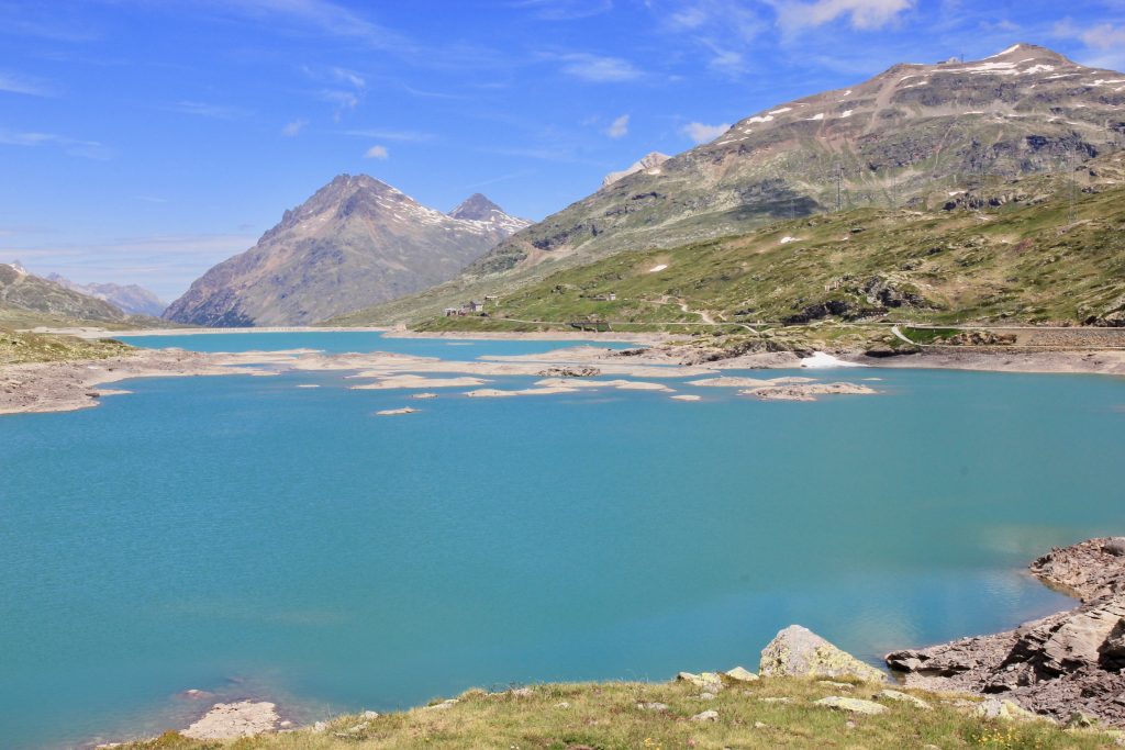 Viaggiare sul Trenino Rosso del Bernina